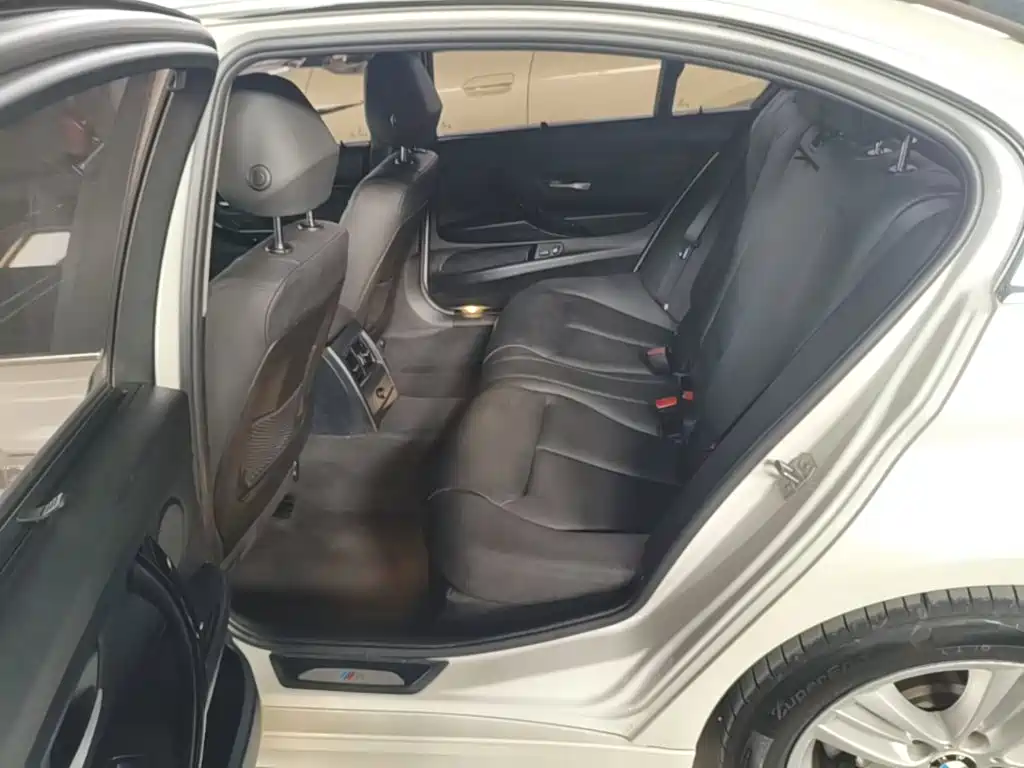 BMW 3 Series — миниатюра 17