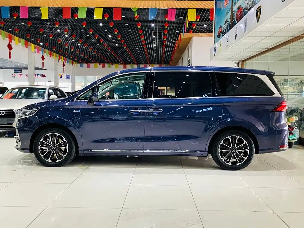 ROEWE  IMAX8