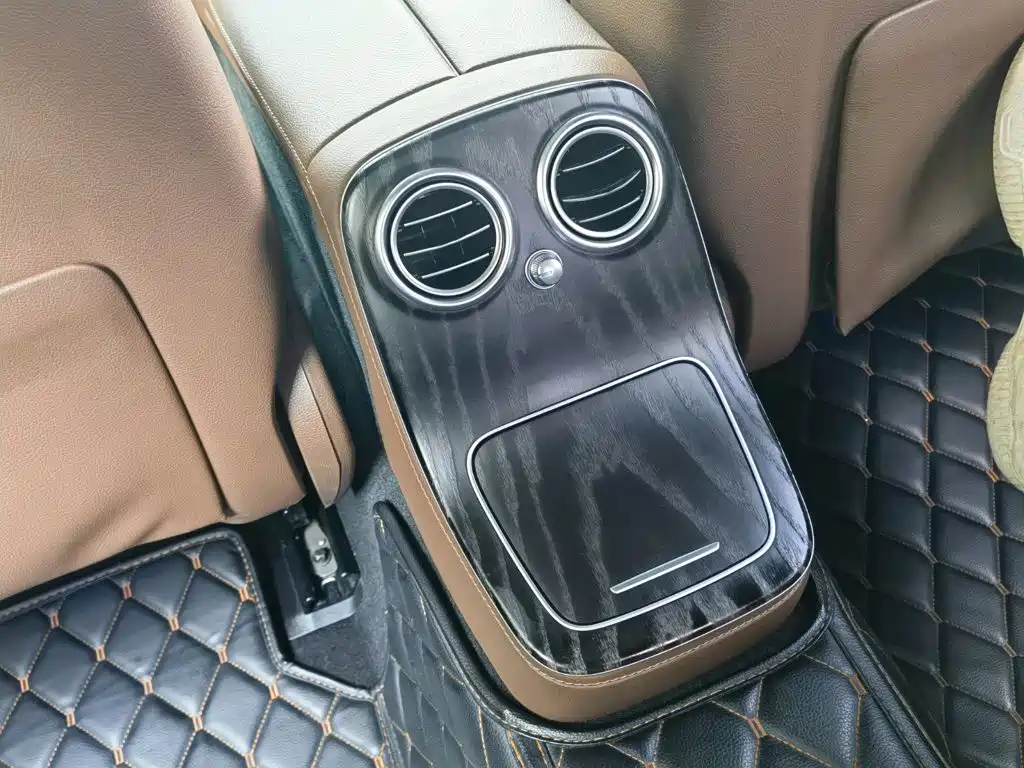 Mercedes-Benz E-Class — миниатюра 39