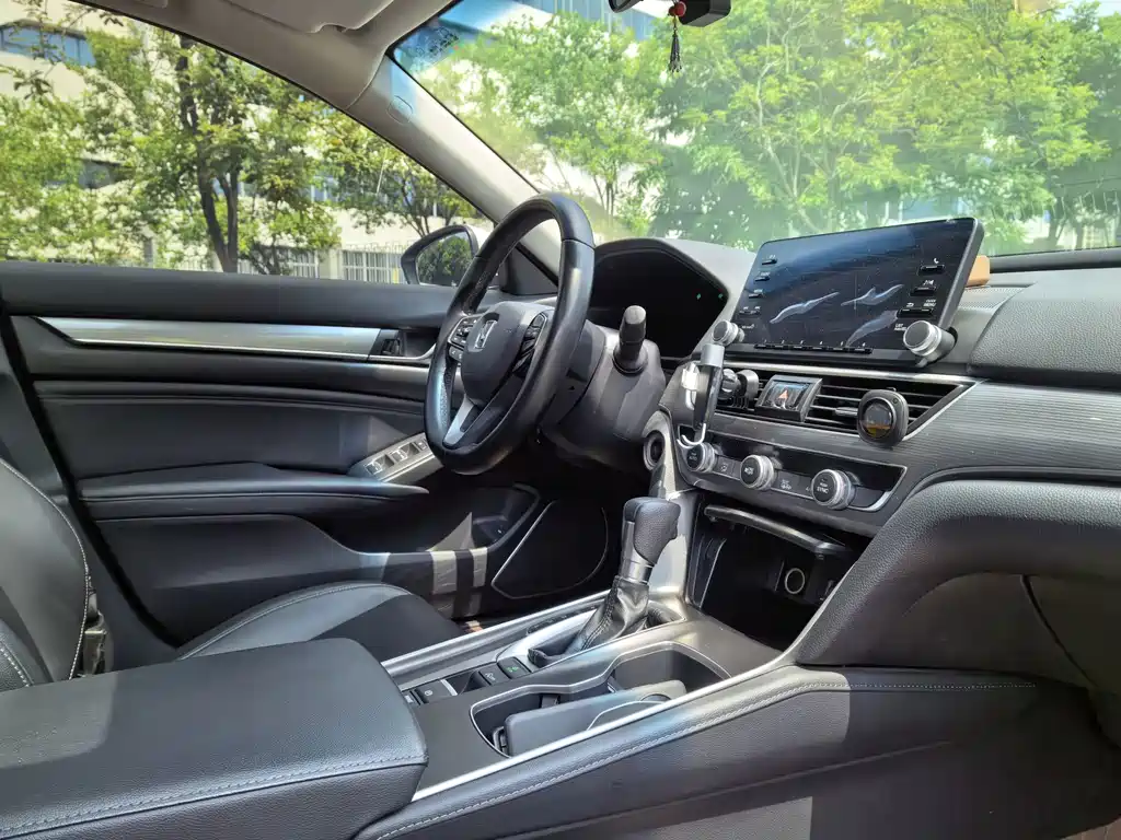 Honda Accord — миниатюра 12