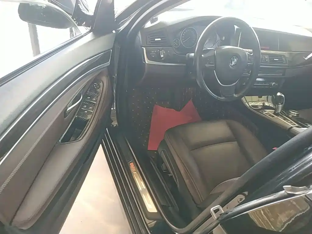 BMW 5 Series — миниатюра 16