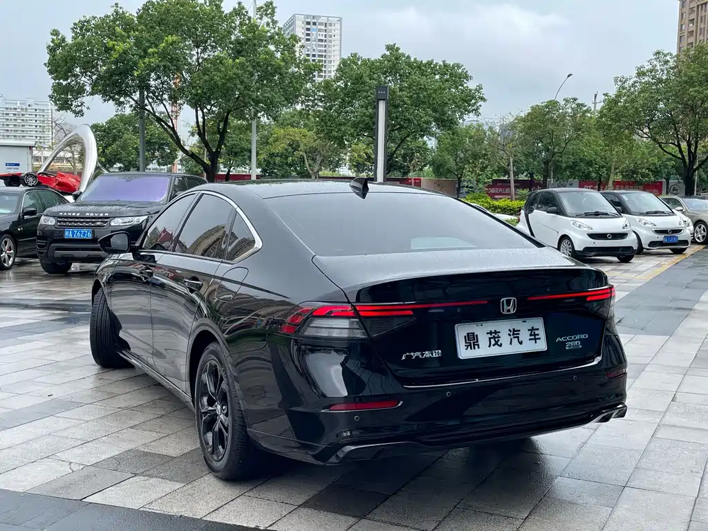 Honda Accord — миниатюра 6