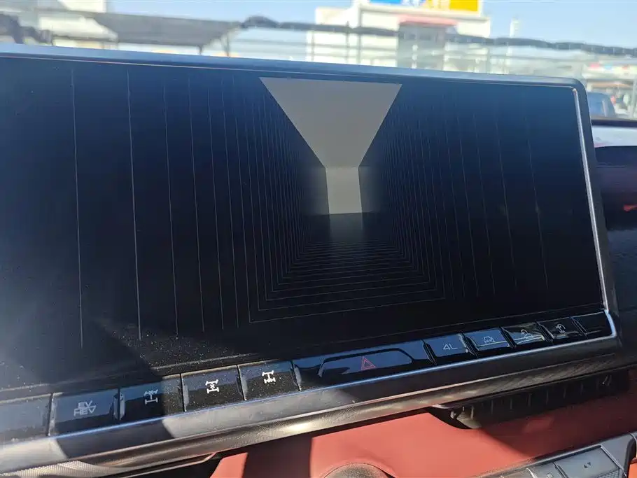 TANK TANK 700 NEW ENERGY