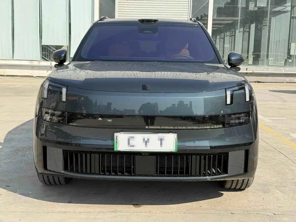 Lynk & Co 900 — миниатюра 2
