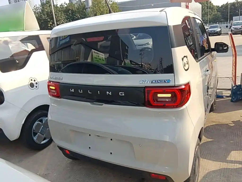 Wuling MINIEV — миниатюра 6