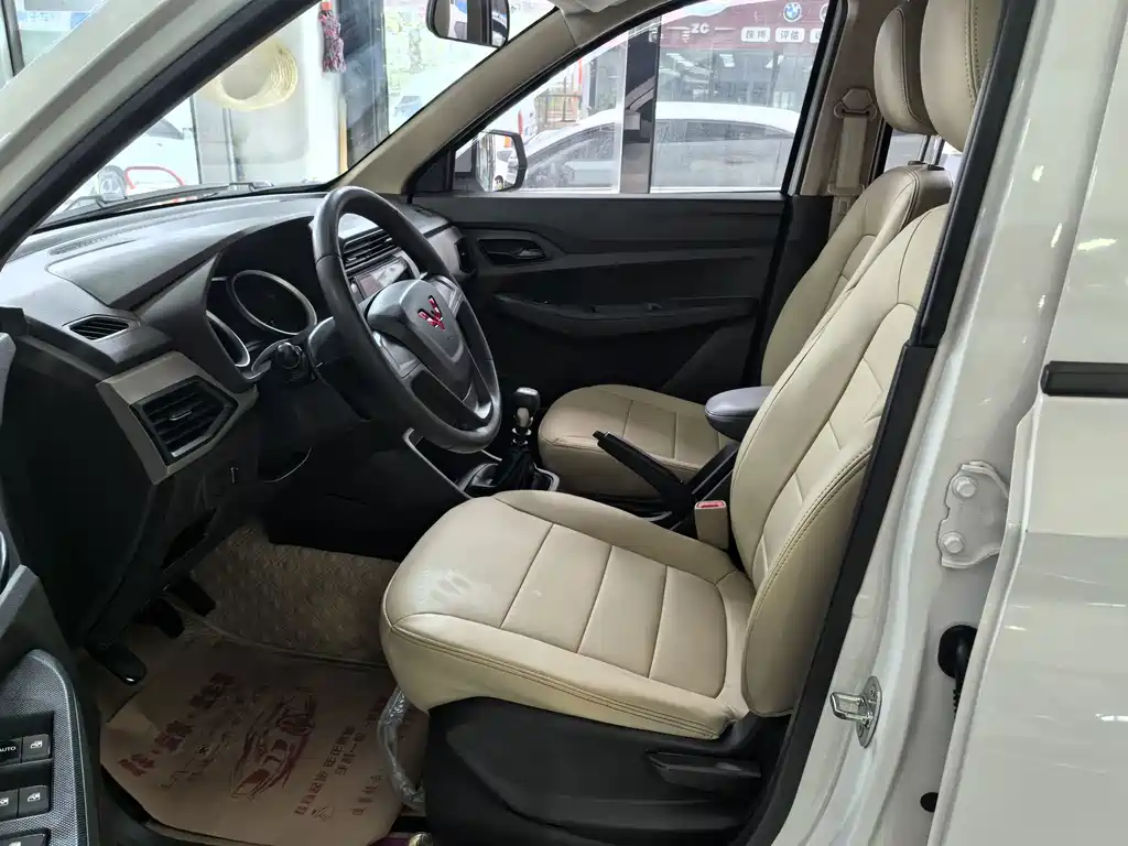 Wuling Hongguang — миниатюра 7