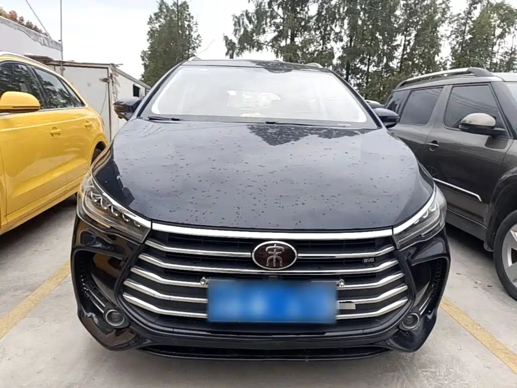 BYD MAX — миниатюра 3