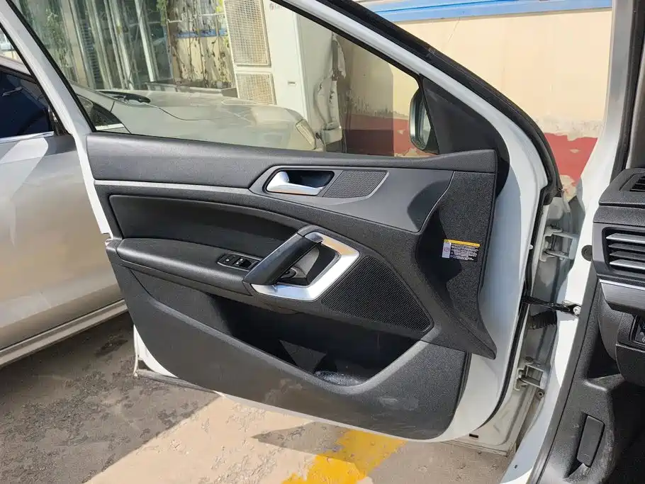Peugeot 408 — миниатюра 7