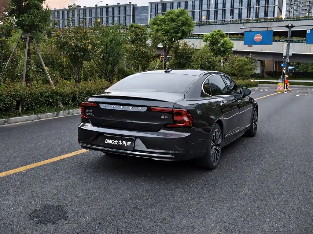 Volvo S90 — миниатюра 4