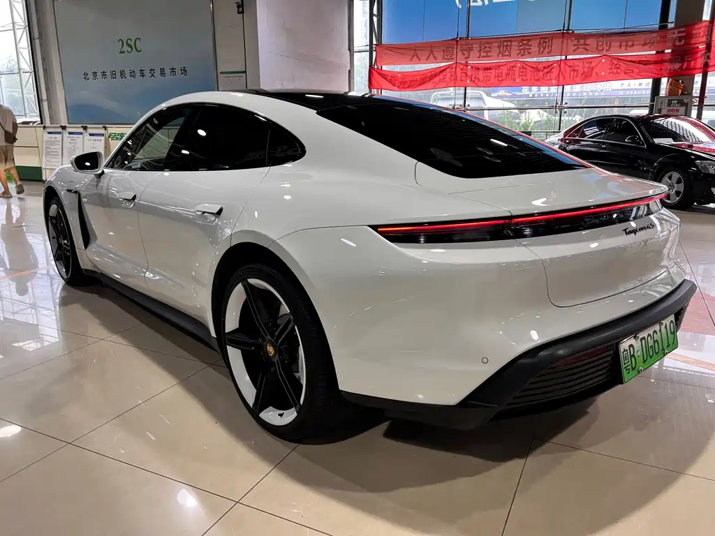 Porsche Taycan — миниатюра 17