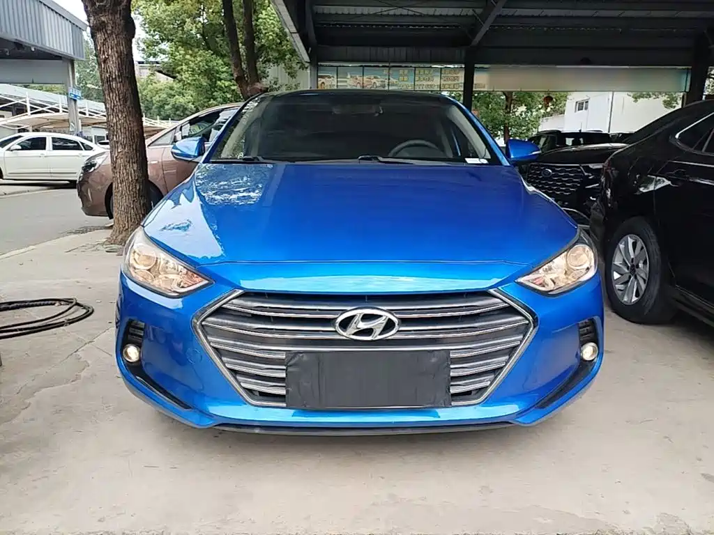 Hyundai Elantra — миниатюра 3