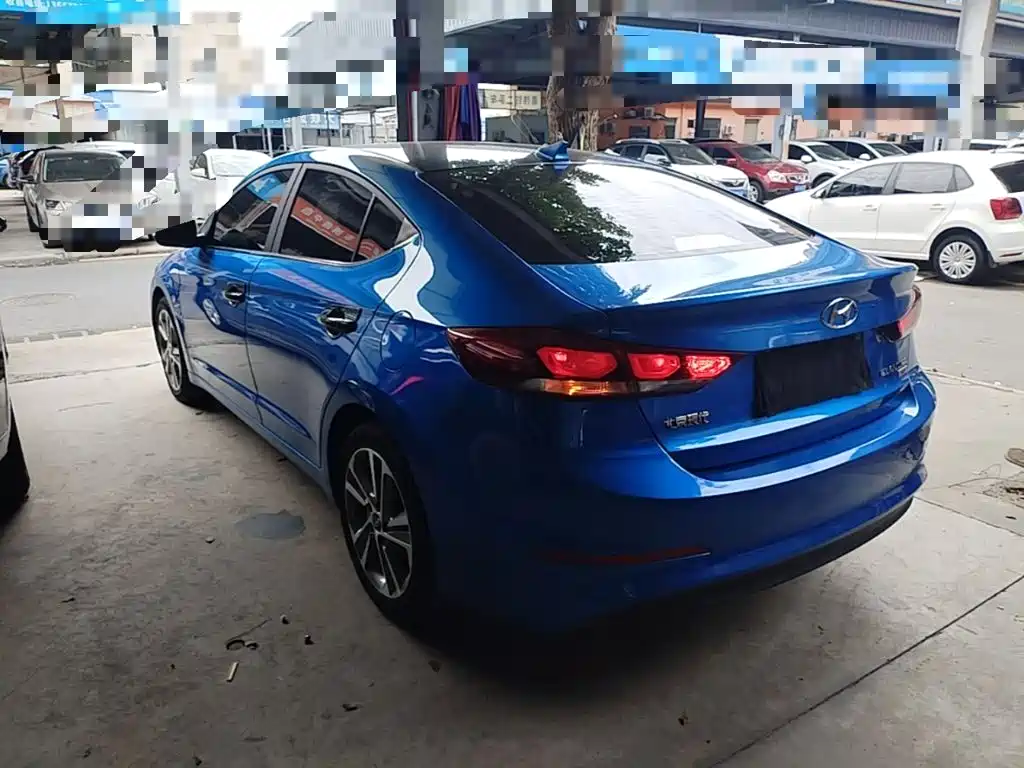 Hyundai Elantra — миниатюра 5