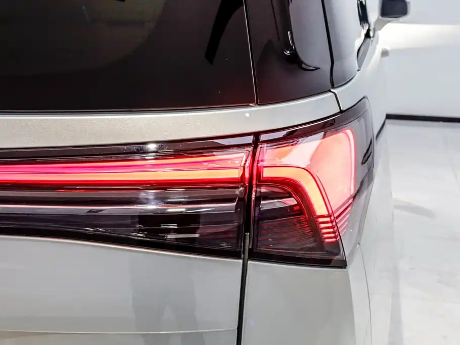 Buick GL8 Hybrid — миниатюра 24