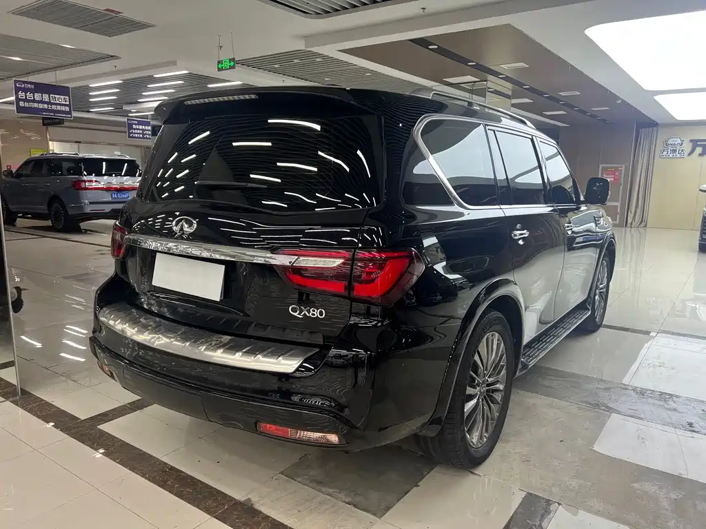 Infiniti QX80 — миниатюра 13