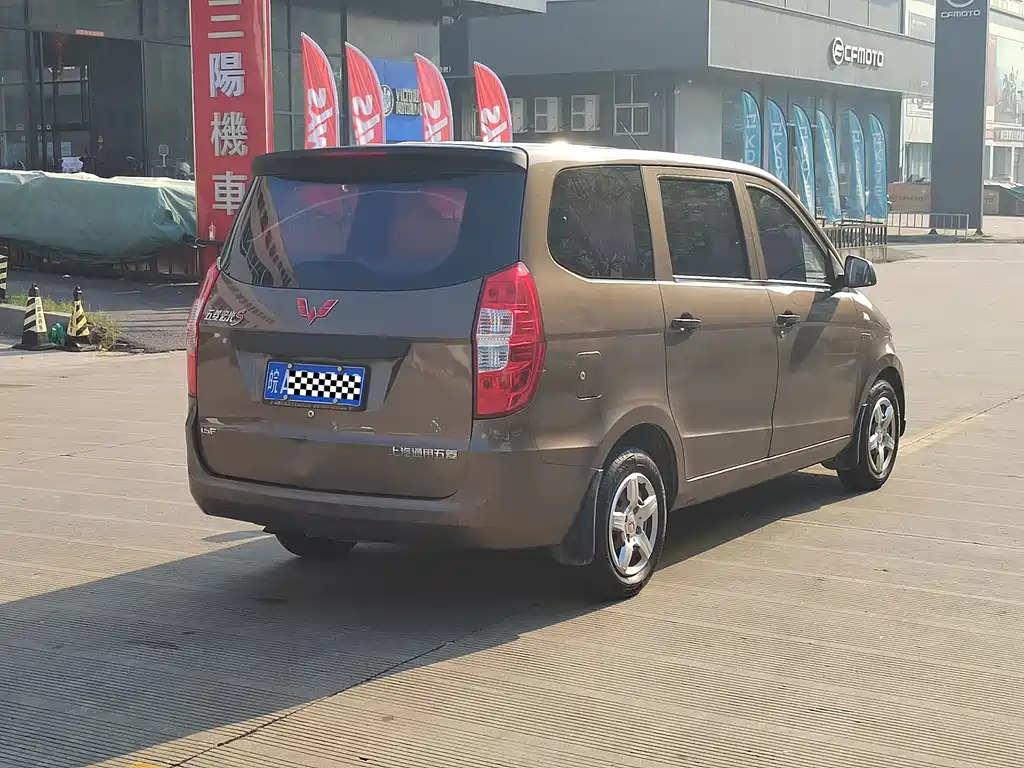 Wuling Hongguang — миниатюра 9