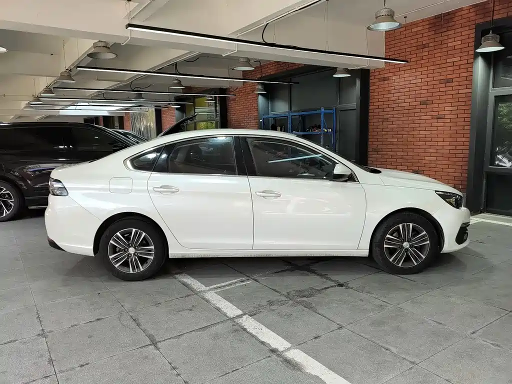 Peugeot 308 — миниатюра 5
