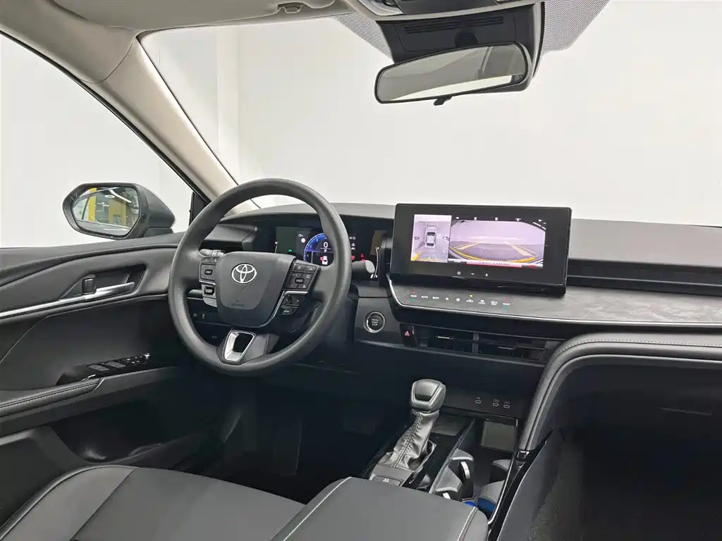 Toyota Camry 2025 Silver/gray из Китая