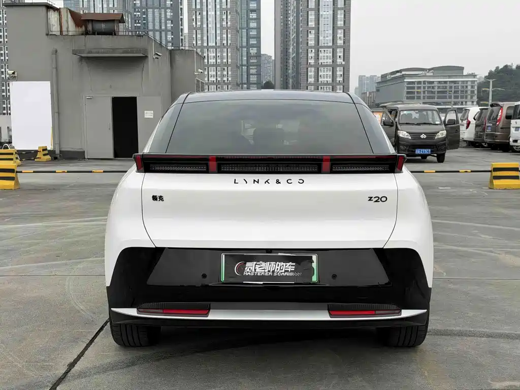 Lynk & Co 20 — миниатюра 6