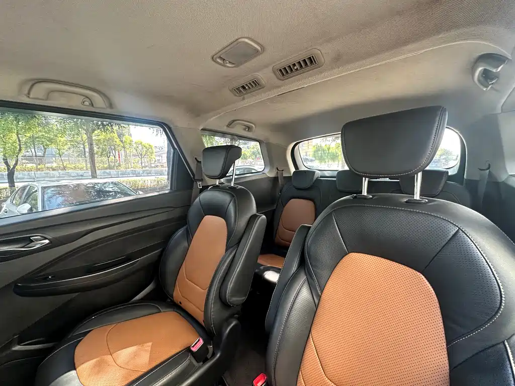 Wuling Hongguang S3 — миниатюра 9