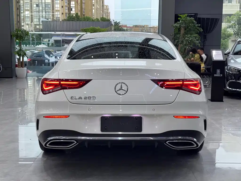 MERCEDES-BENZ CLA