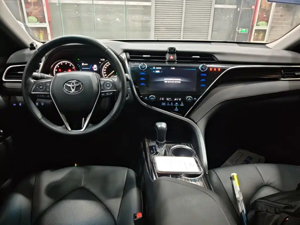 Toyota Camry — миниатюра 10