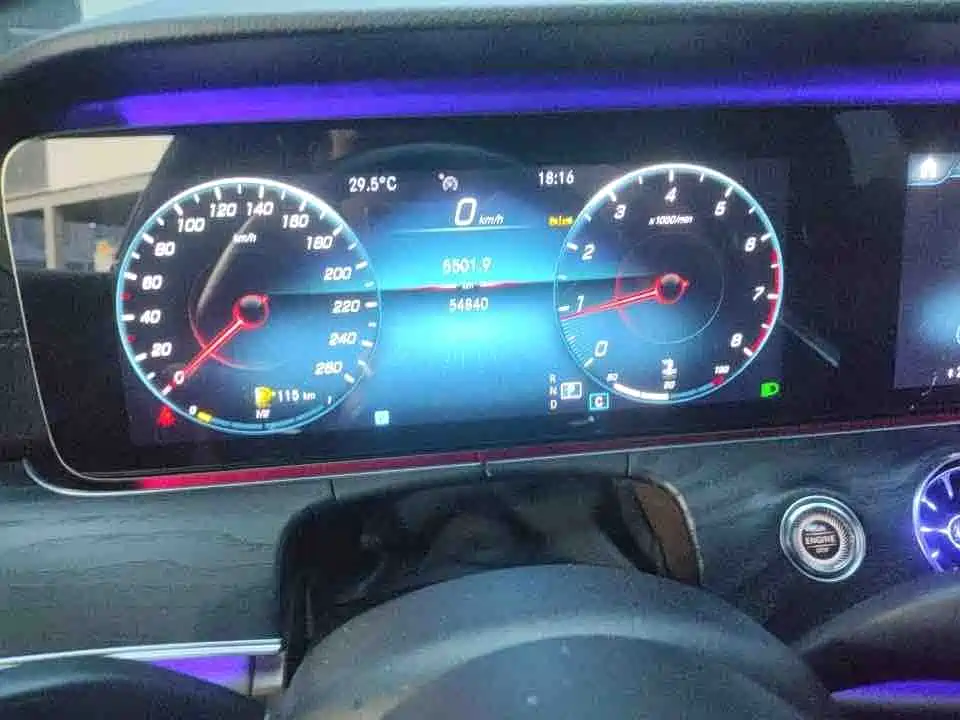Mercedes-Benz E-Class — миниатюра 2