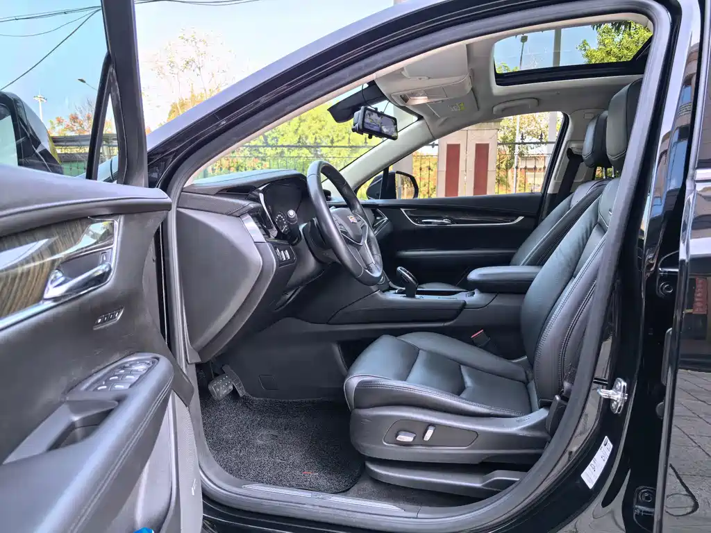 Cadillac XT5 — миниатюра 11