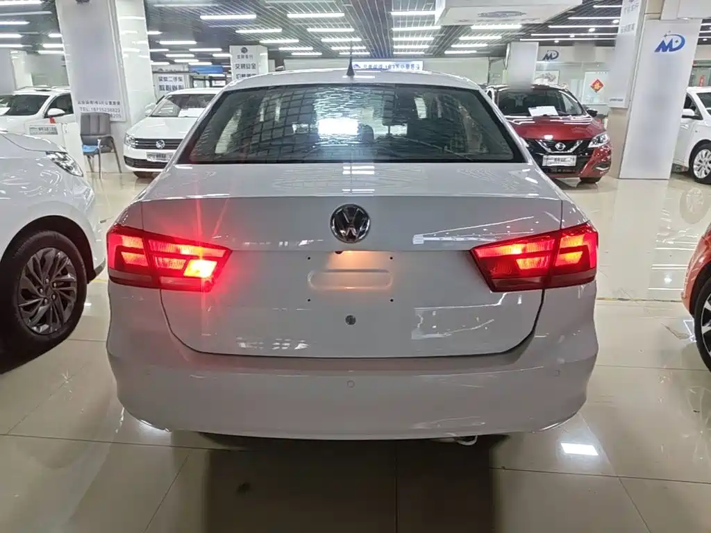 Volkswagen Santana — миниатюра 6