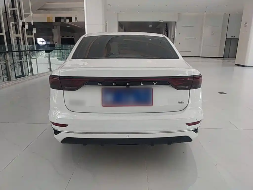 Geely Emgrand — миниатюра 6