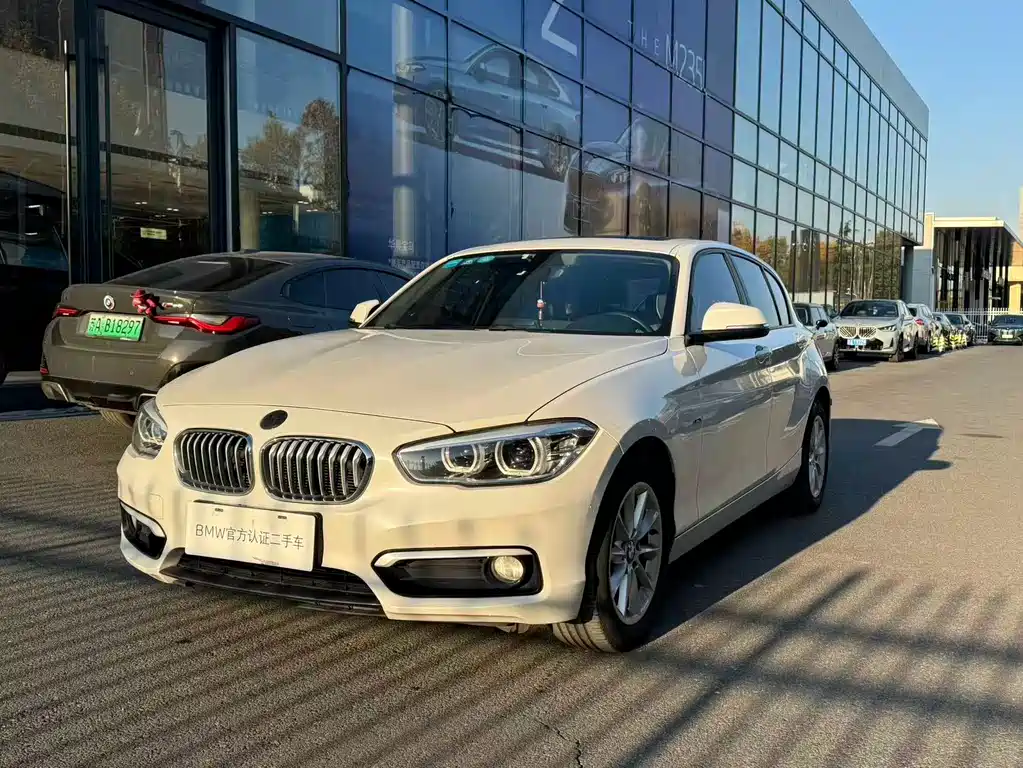 BMW 1 Series (Import) 2016