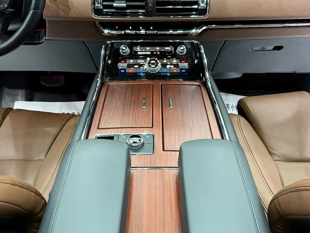 Lincoln Navigator — миниатюра 13