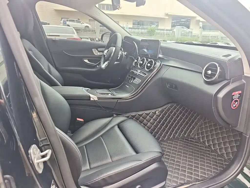 Mercedes-Benz C-Class — миниатюра 10