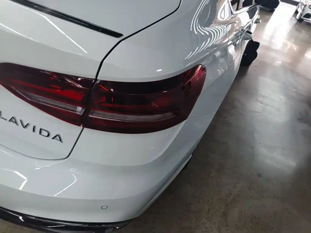 Volkswagen Lavida — миниатюра 8