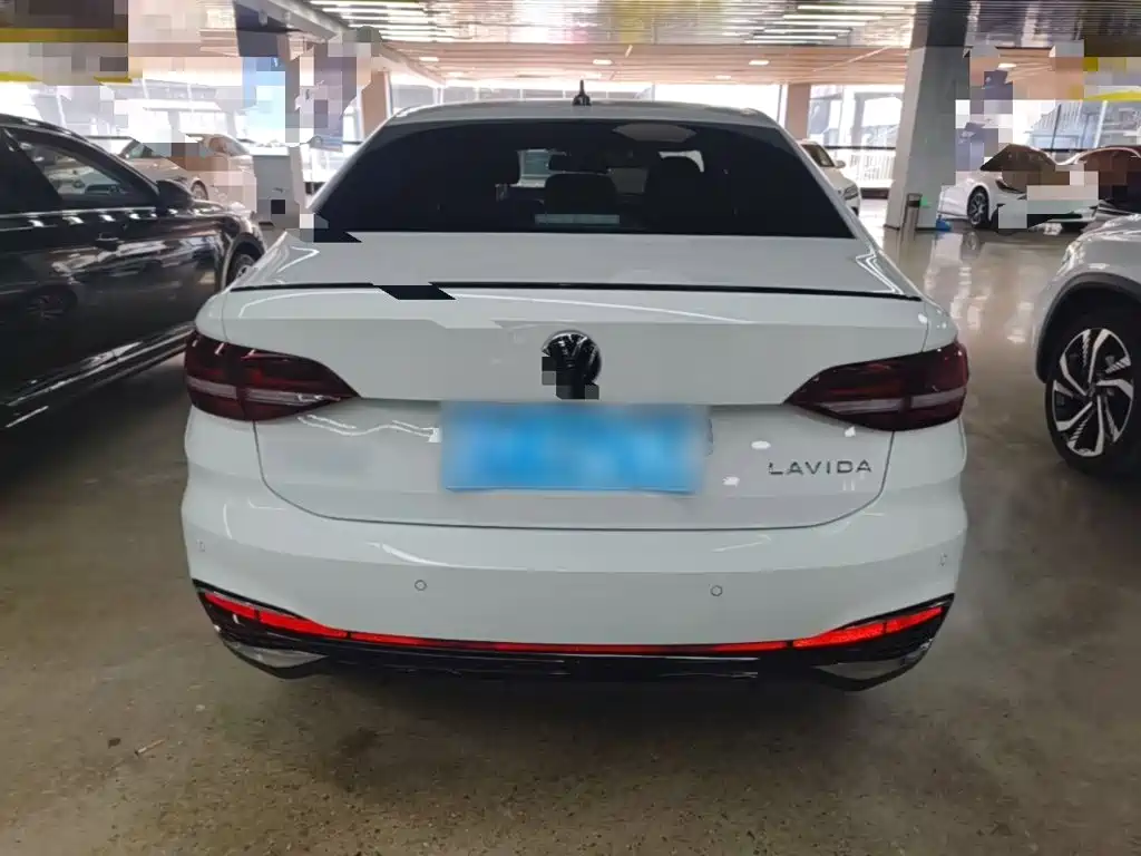 Volkswagen Lavida — миниатюра 6