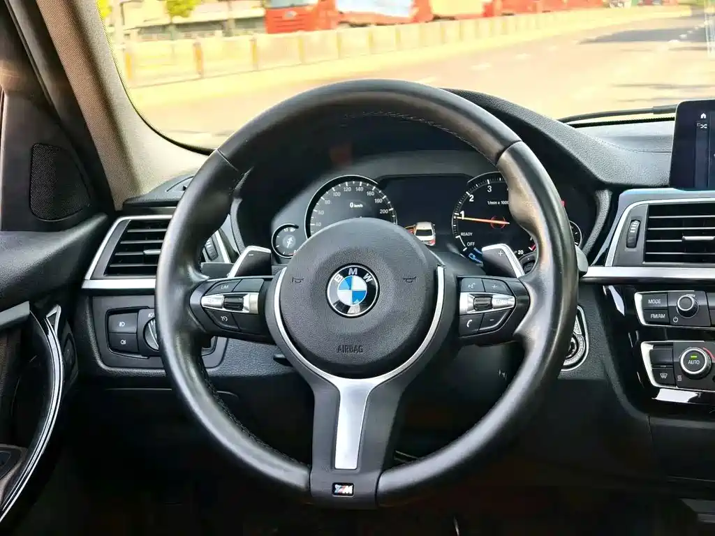 BMW 3 Series — миниатюра 10