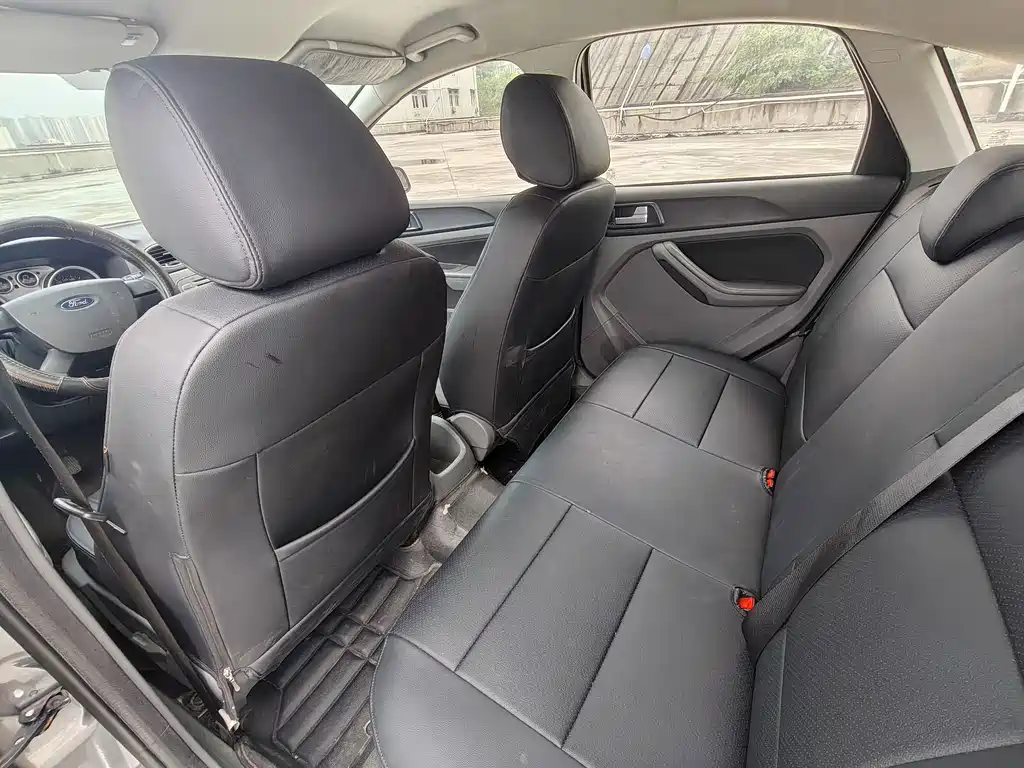 Ford Focus — миниатюра 15