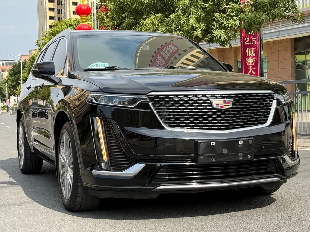 CADILLAC XT6