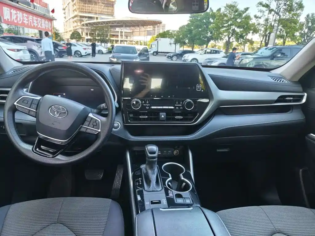 Toyota Highlander — миниатюра 8