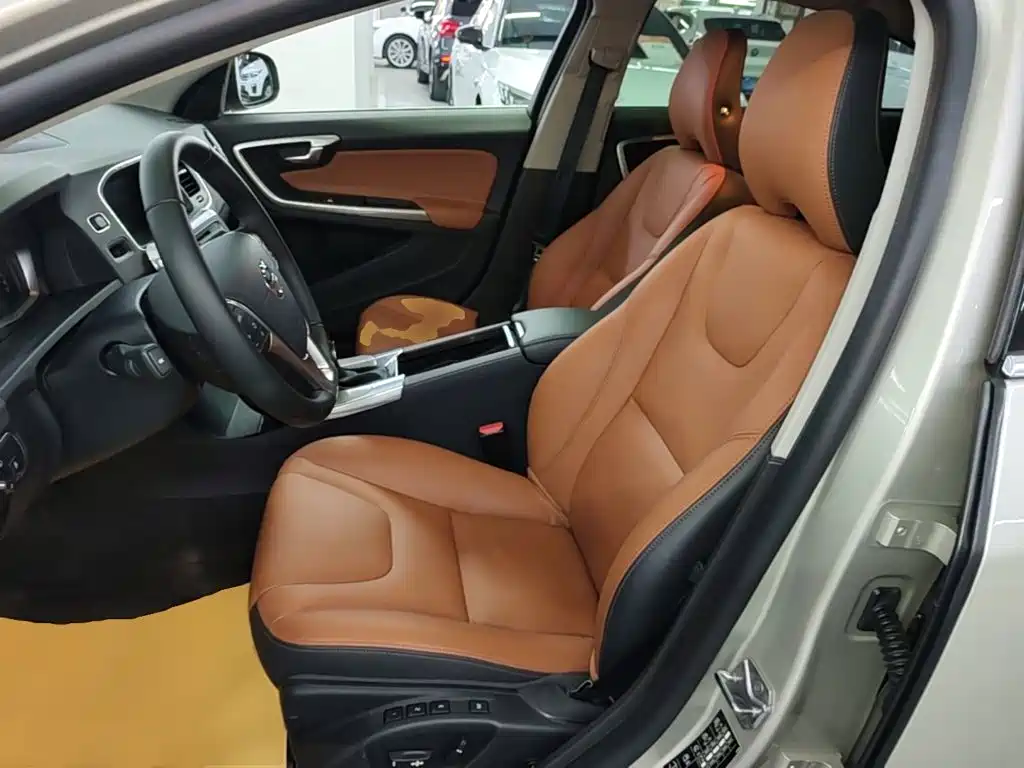 Volvo S60 — миниатюра 15