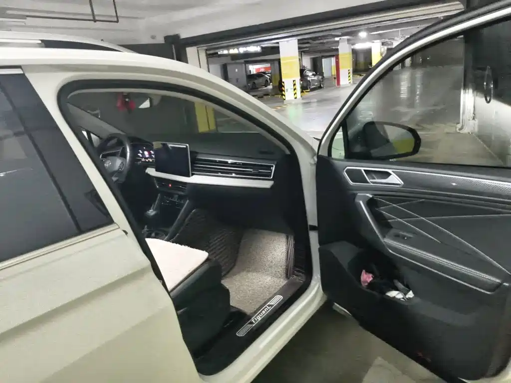 Volkswagen Tiguan L — миниатюра 18