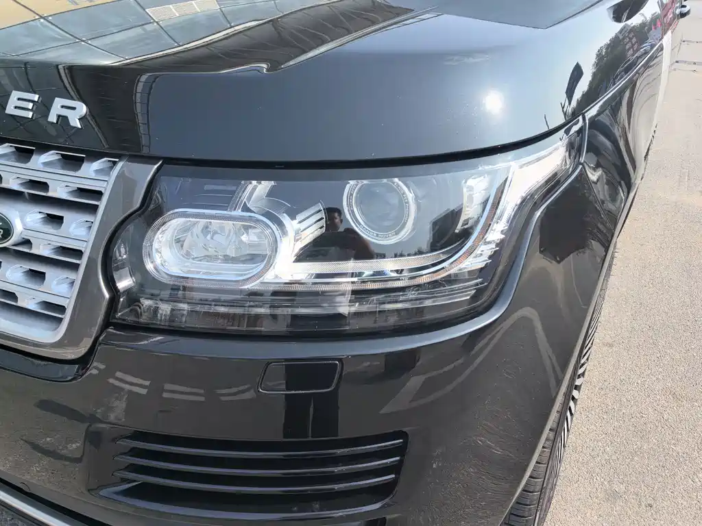 Land Rover Range Rover — миниатюра 2