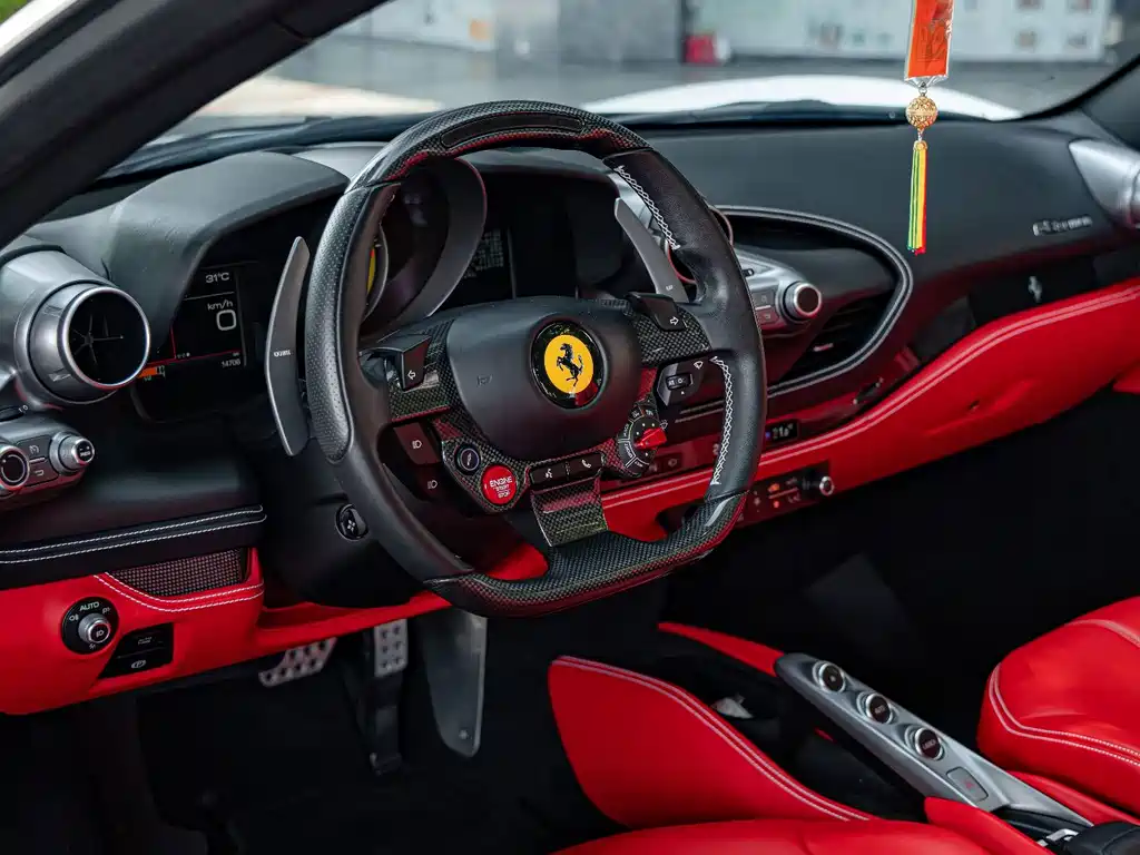 Ferrari F8 — миниатюра 10