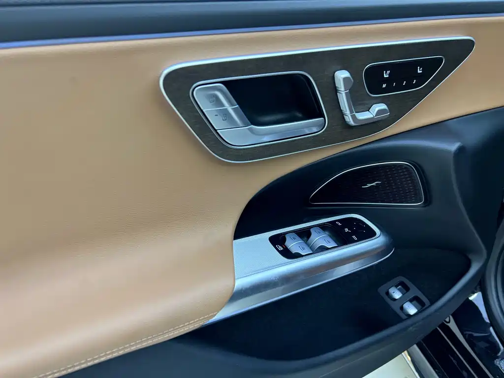 Mercedes-Benz E-Class New Energy — миниатюра 9