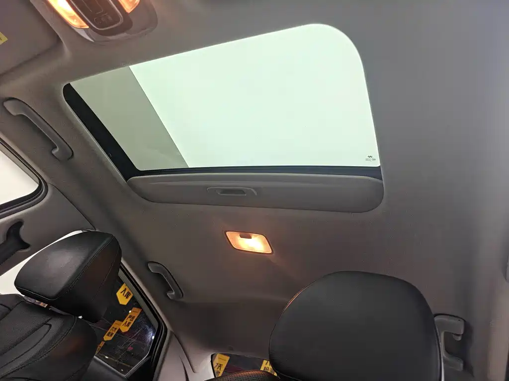 Hyundai Elantra — миниатюра 14