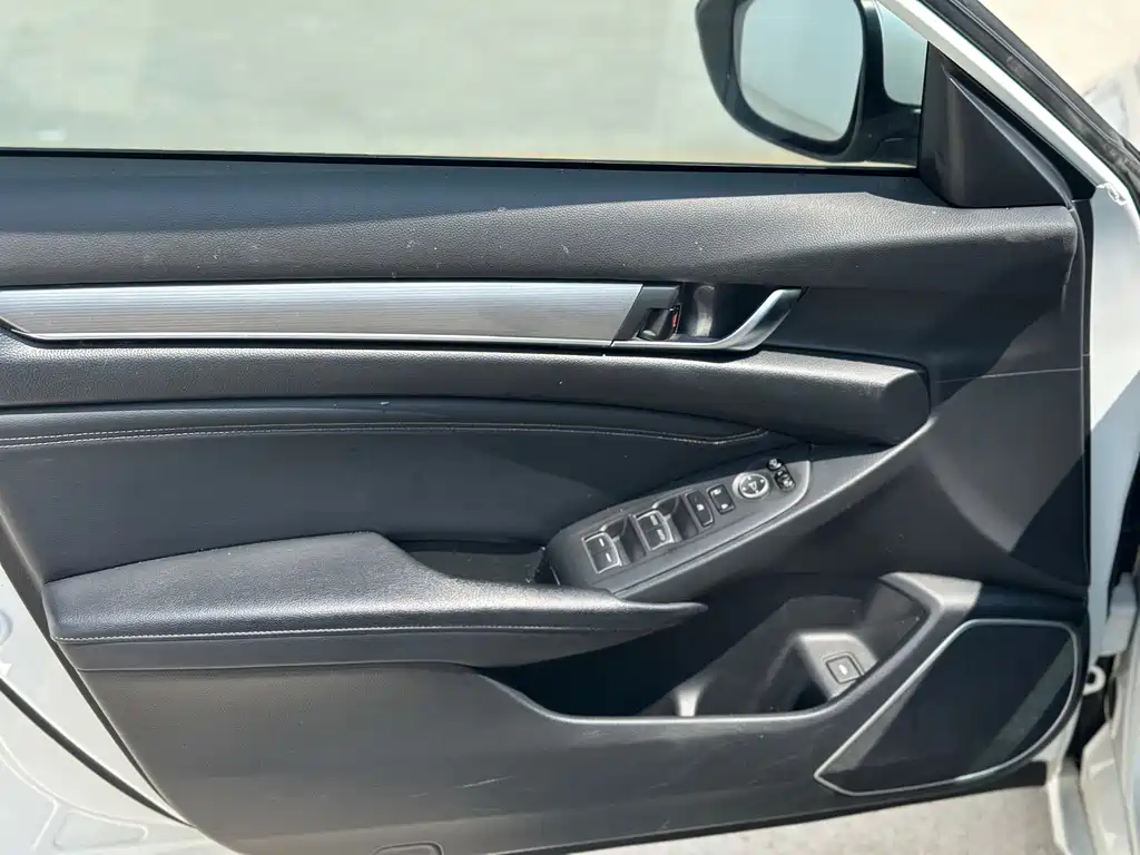 Honda Accord — миниатюра 5
