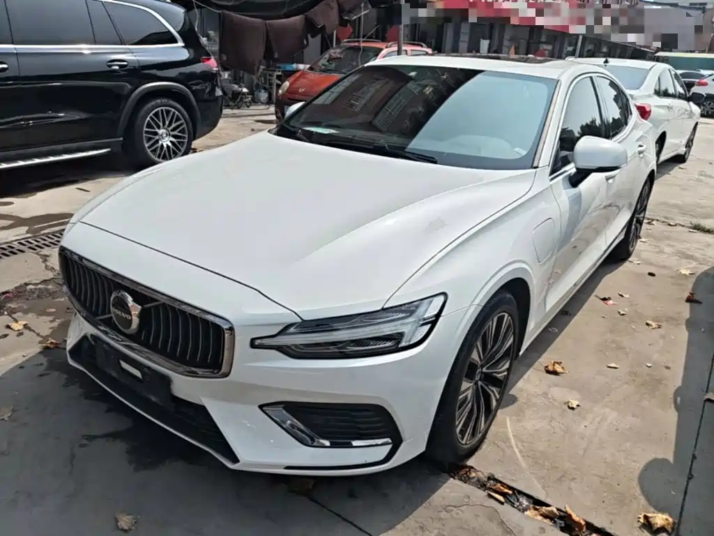 Volvo S60 PHEV — миниатюра 2