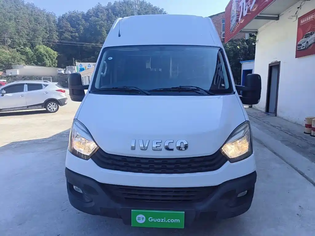 IVECO Ousheng — миниатюра 3