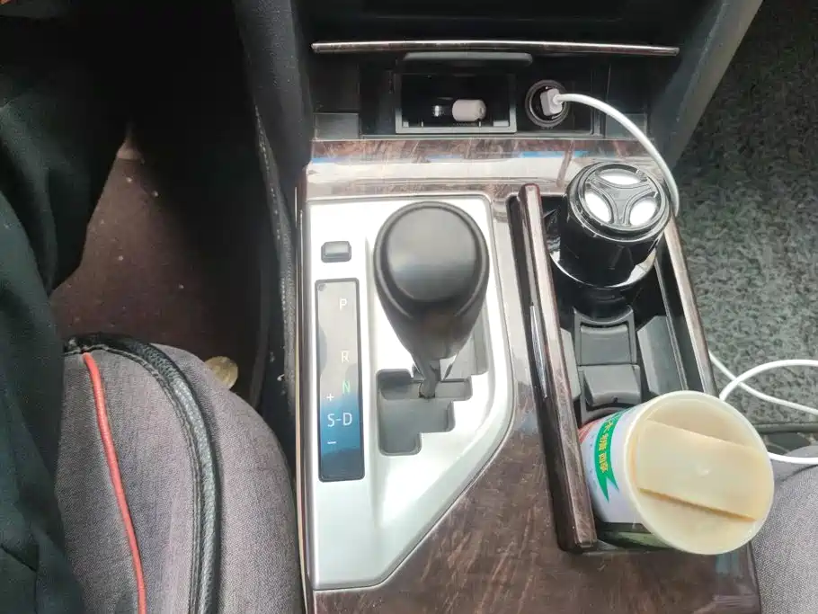 Toyota Camry — миниатюра 16