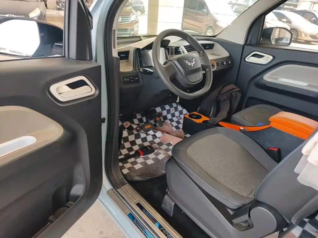Wuling MINIEV — миниатюра 16