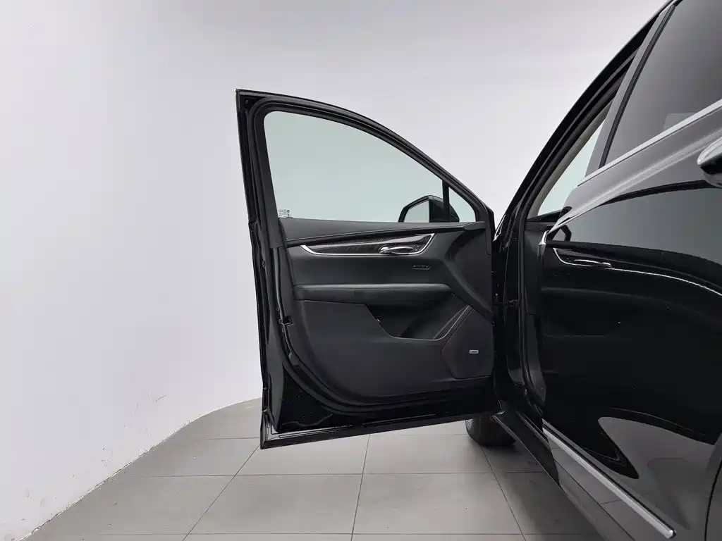 Cadillac XT5 — миниатюра 8